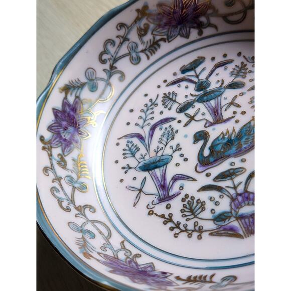 TRINKET DISH-ANDREA BY SADEK-Japan-Gold Outlined Design-Swan-Purple-Scalloped - Picture 7 of 12